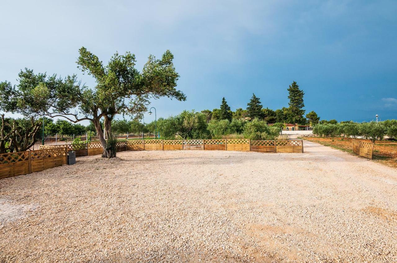 Hotel Camp San Antonio Biograd Na Moru Exterior foto